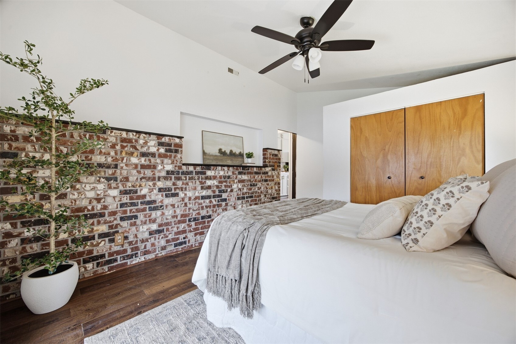 521 Talcott Street Property Photo 19
