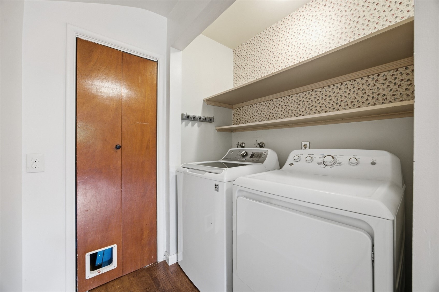 521 Talcott Street Property Photo 24