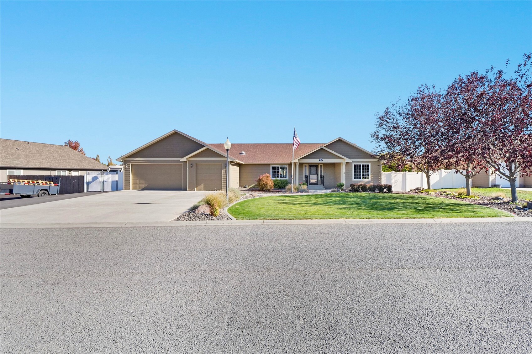 419 Dandero Street Property Photo 3