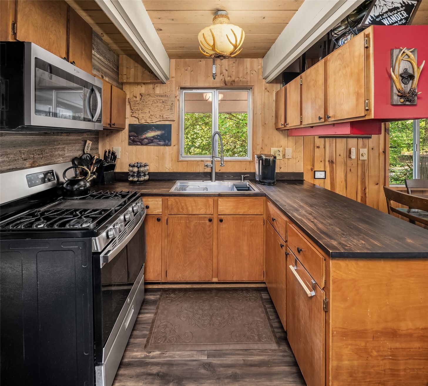 131 Timberline Drive Property Photo 8