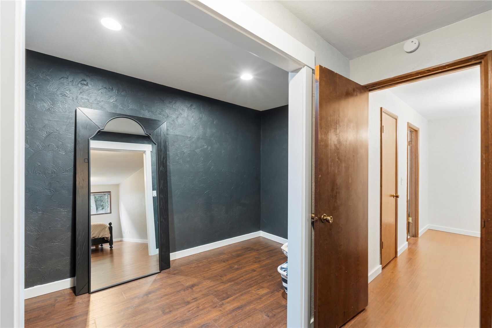 168 Chilvers Road E & F Property Photo 18