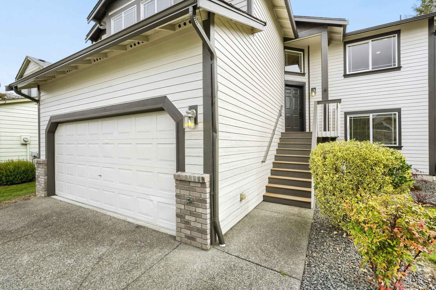 18121 72nd Avenue Property Photo 2