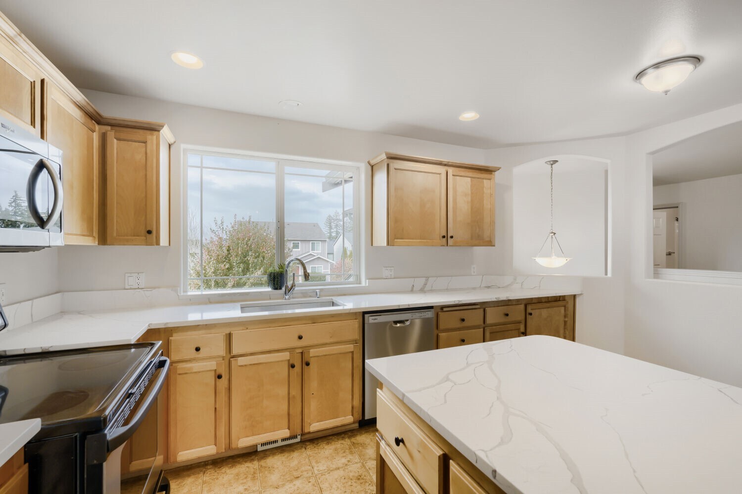 18121 72nd Avenue Property Photo 11