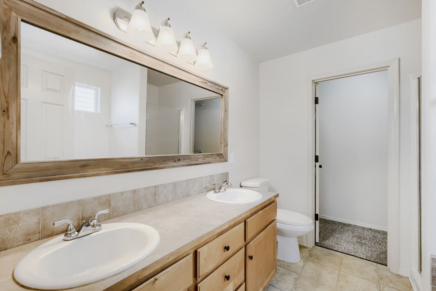 18121 72nd Avenue Property Photo 17