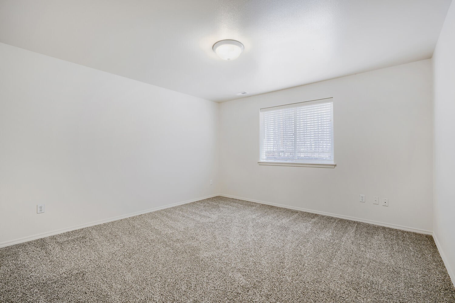 18121 72nd Avenue Property Photo 20