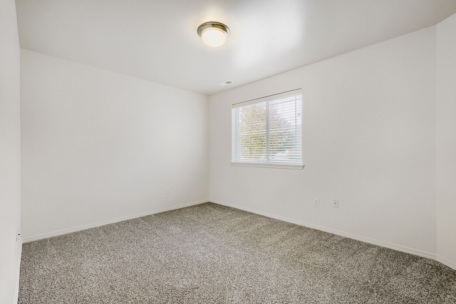 18121 72nd Avenue Property Photo 21