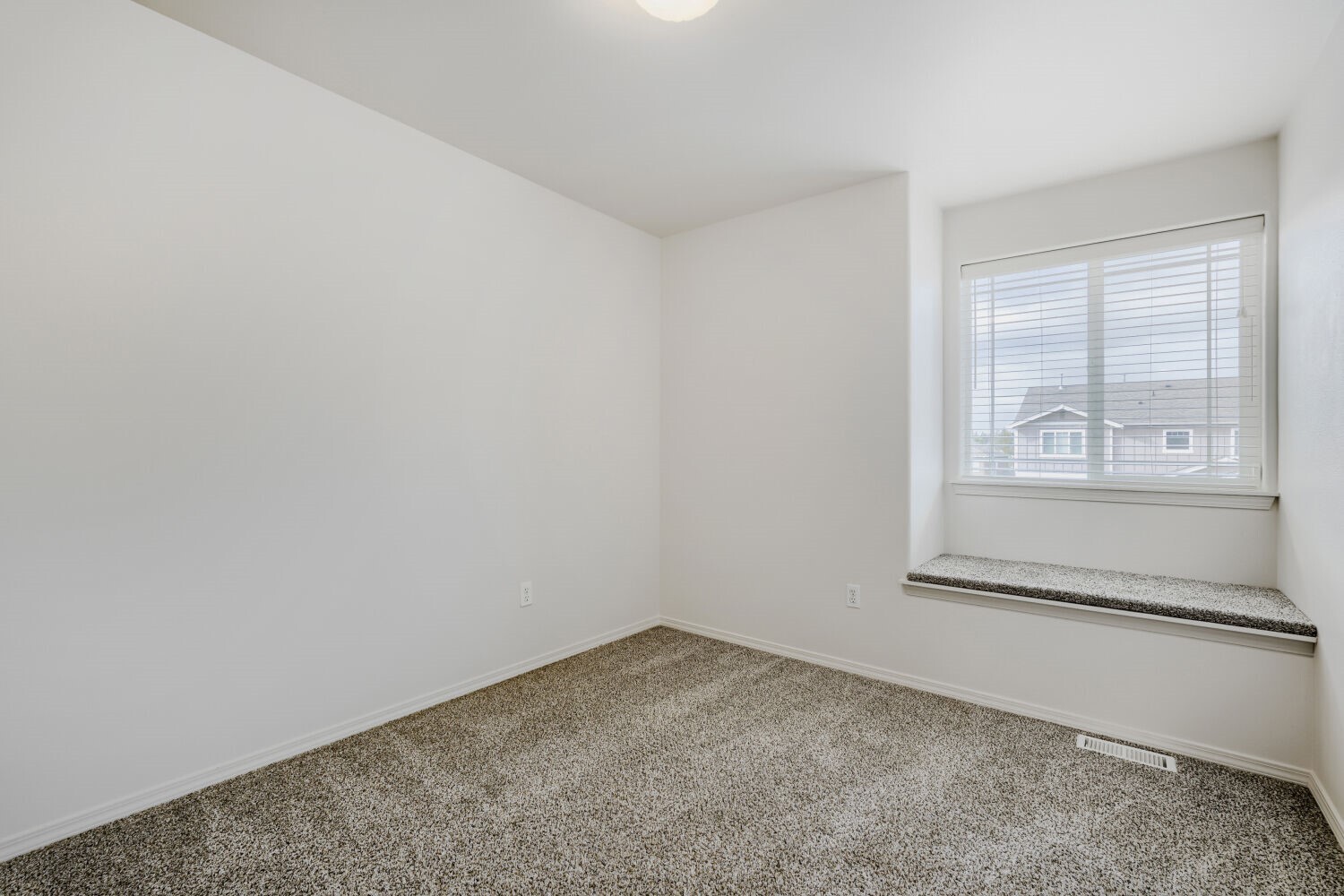 18121 72nd Avenue Property Photo 22