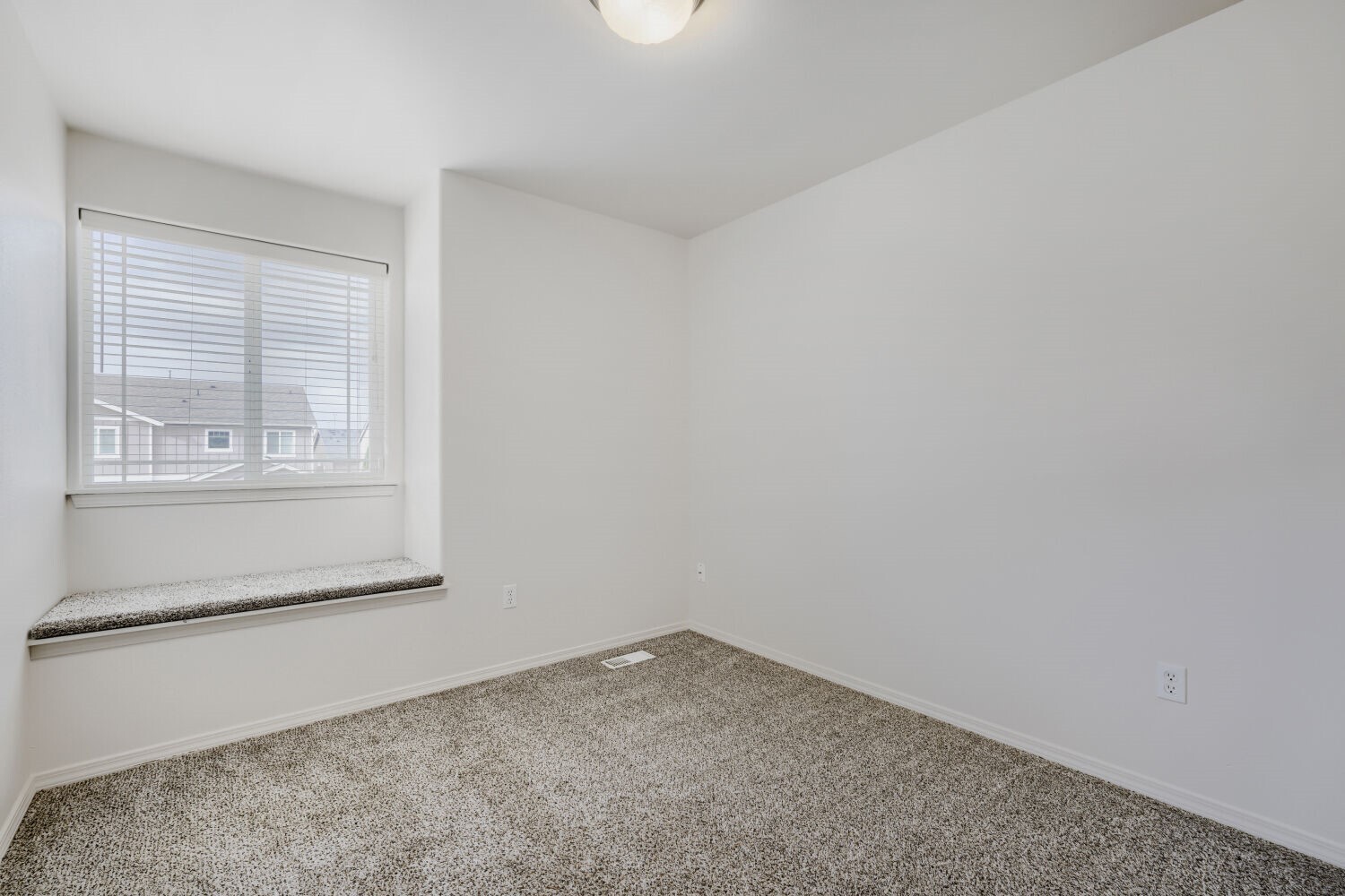18121 72nd Avenue Property Photo 23