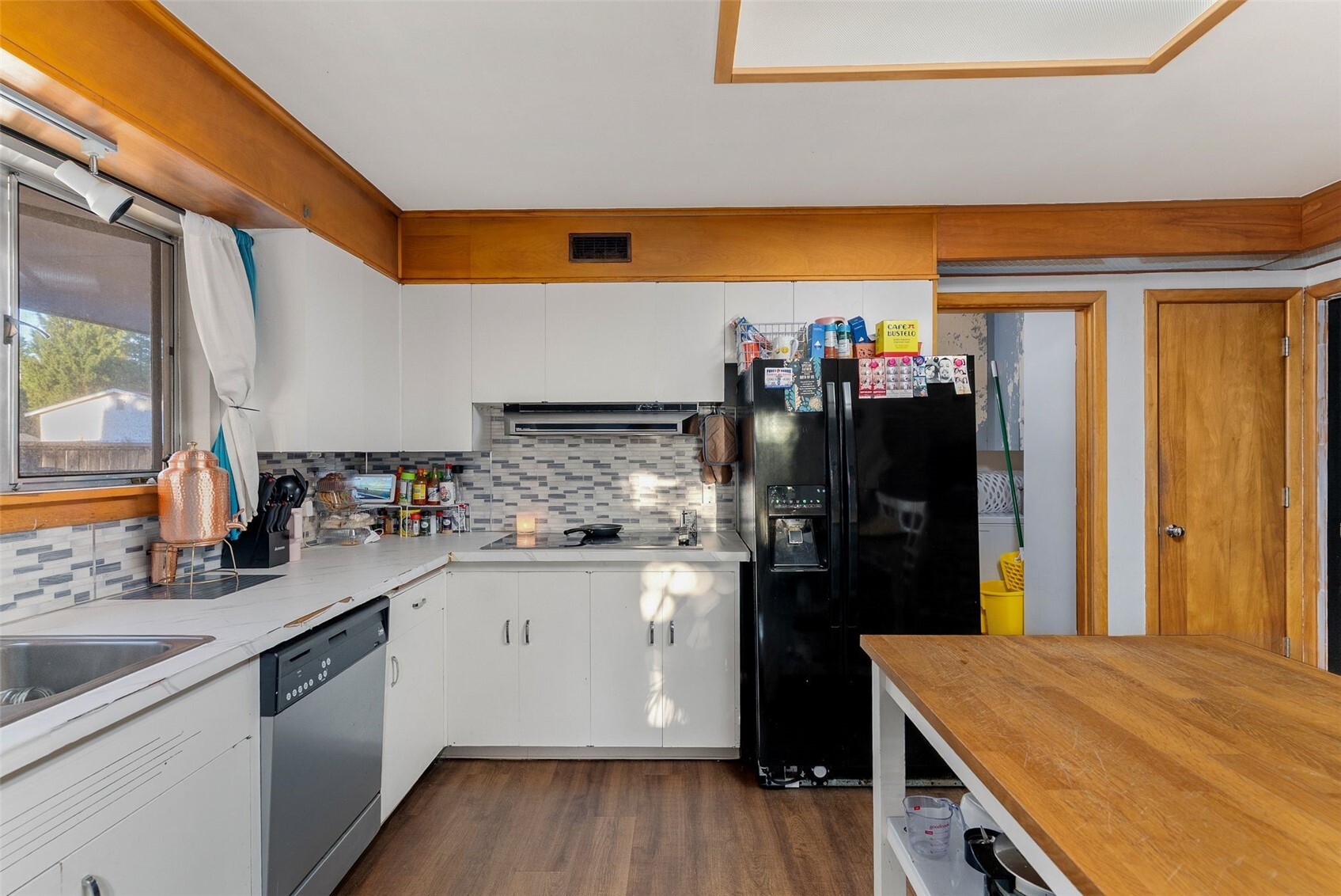 402 Pike Street Property Photo 14