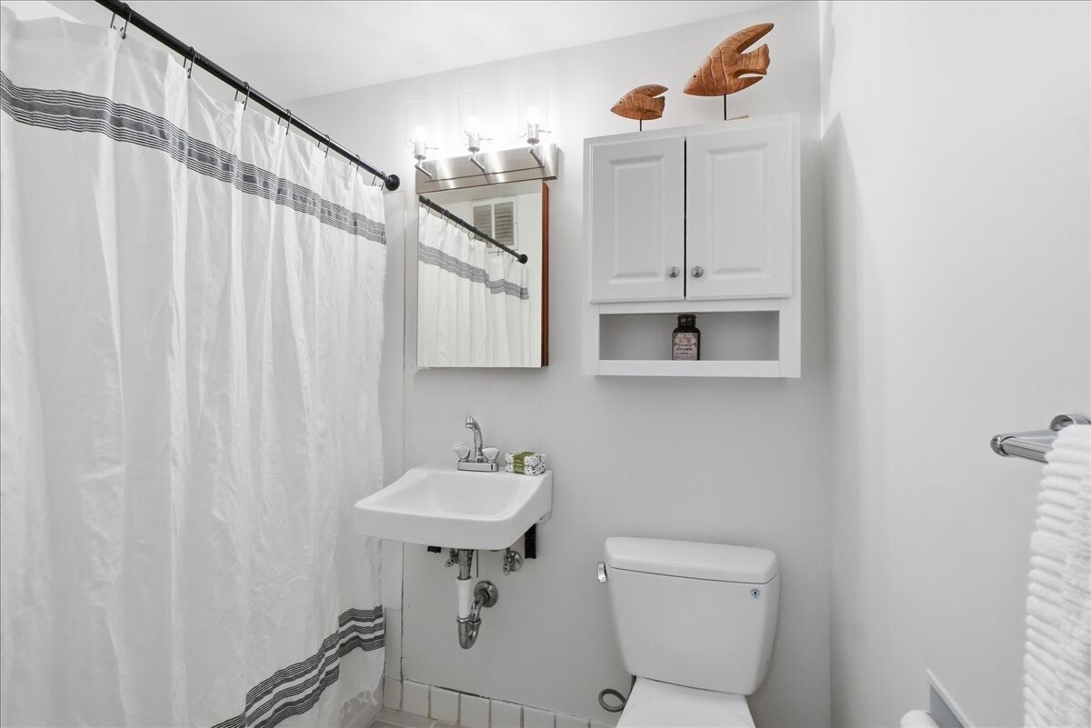 530 W Olympic Place 206 Property Photo 12