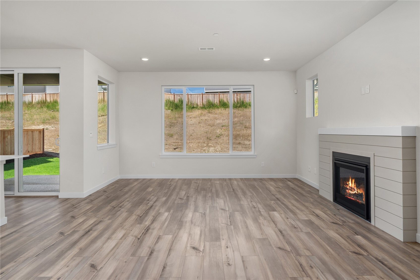 3915 Flat Top Drive Property Photo 7