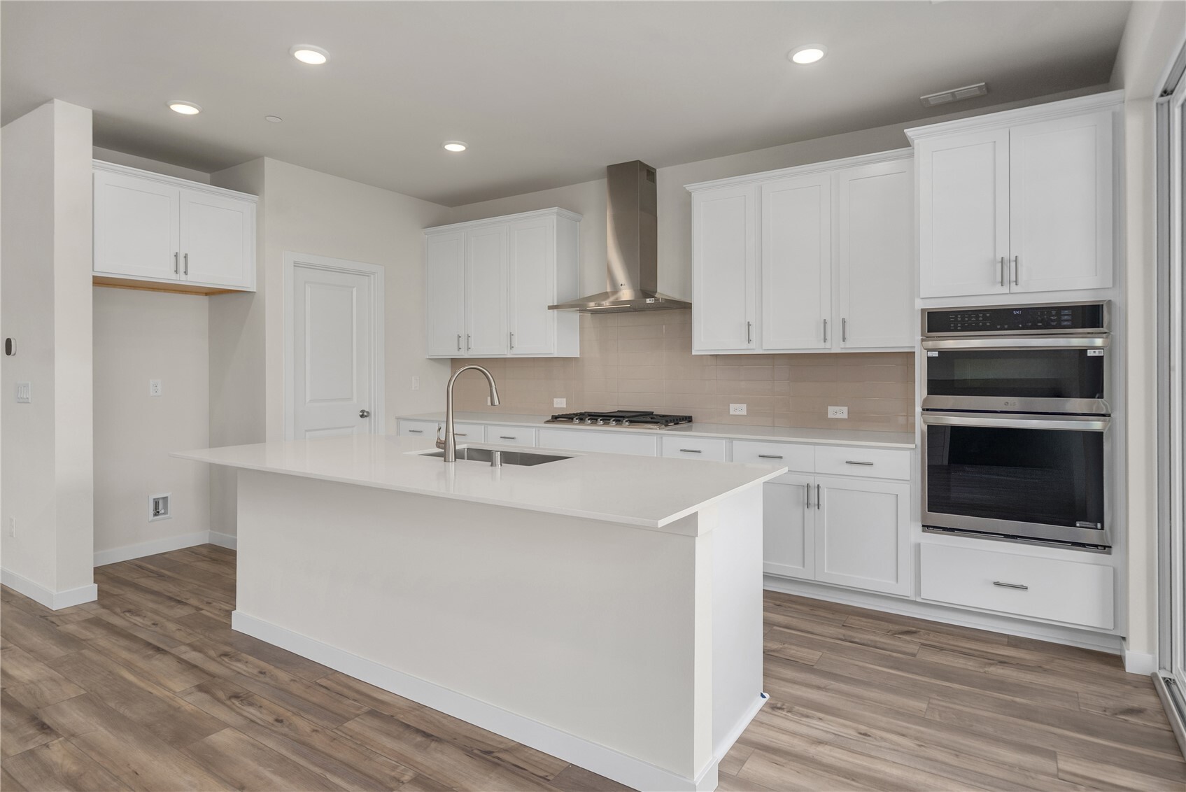 3915 Flat Top Drive Property Photo 13