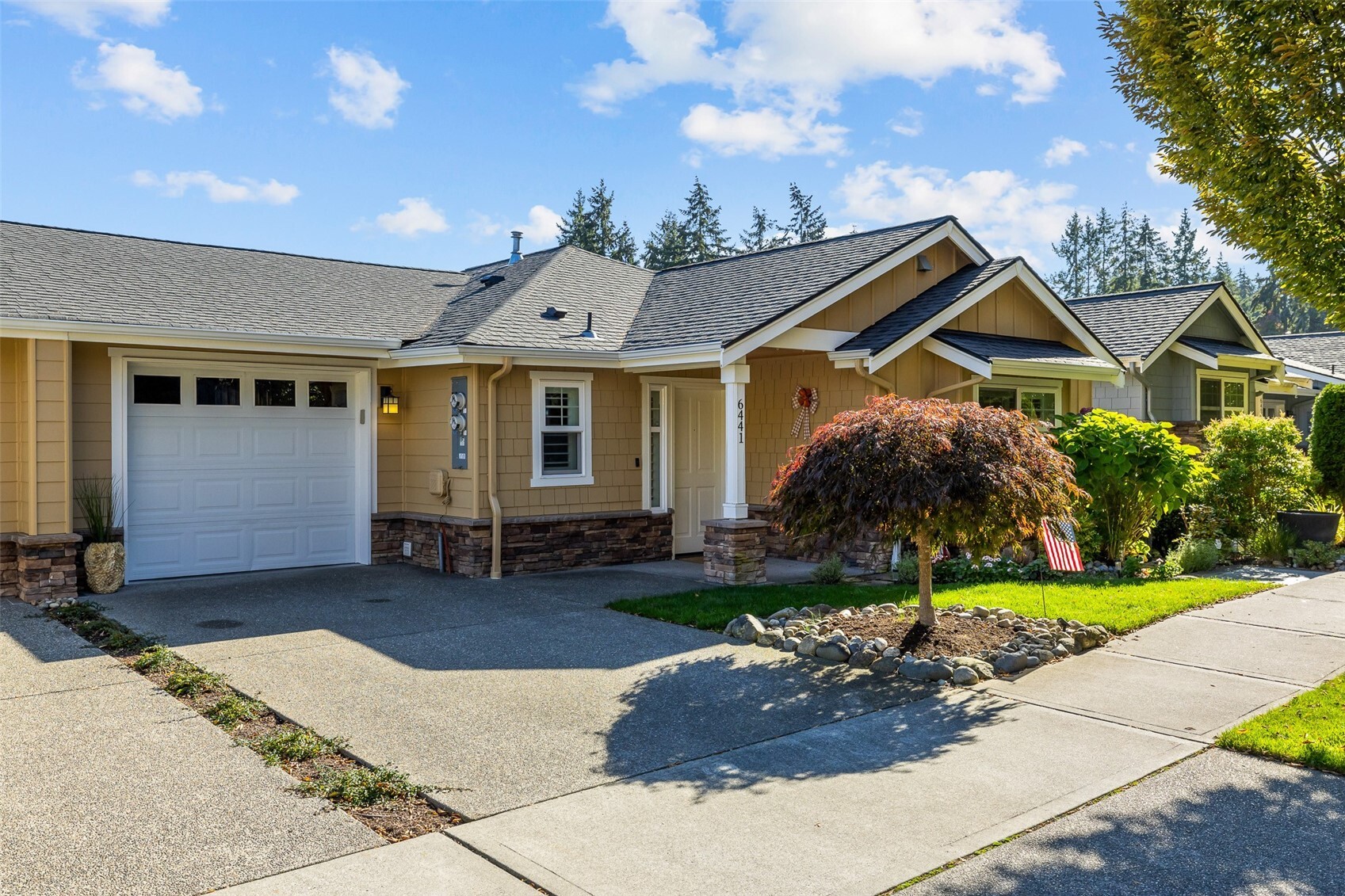 6441 Hunt Highlands Loop Property Photo 1