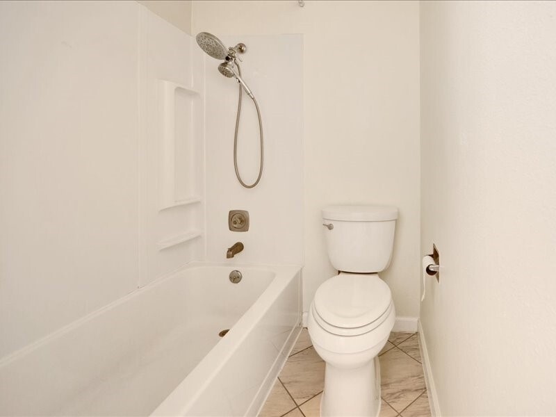 4727 176th Street J12 Property Photo 15