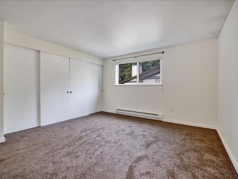 4727 176th Street J12 Property Photo 20