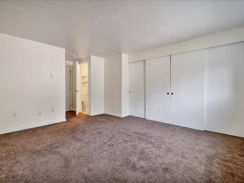 4727 176th Street J12 Property Photo 21