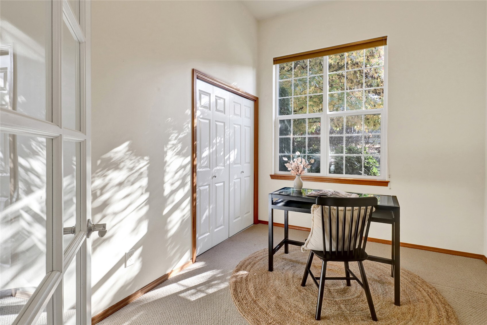 229 Creekview Crest Property Photo 4