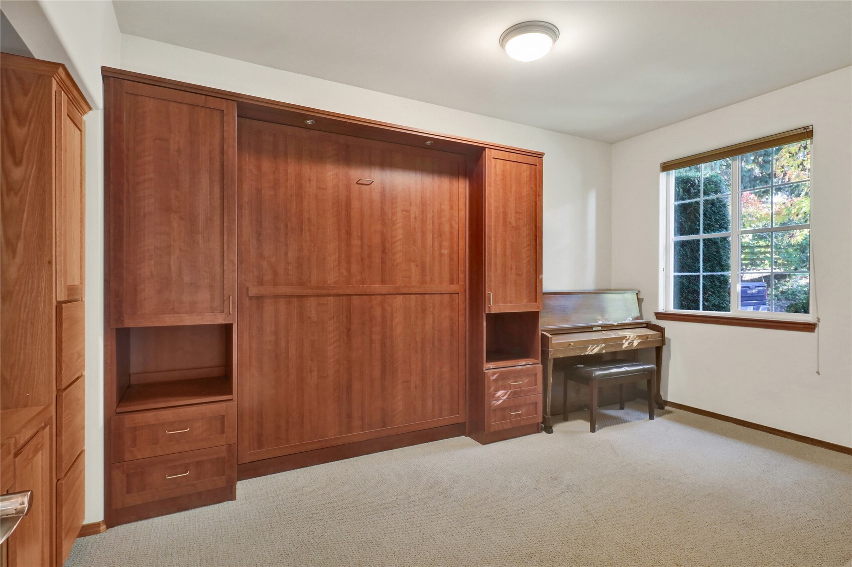 229 Creekview Crest Property Photo 5