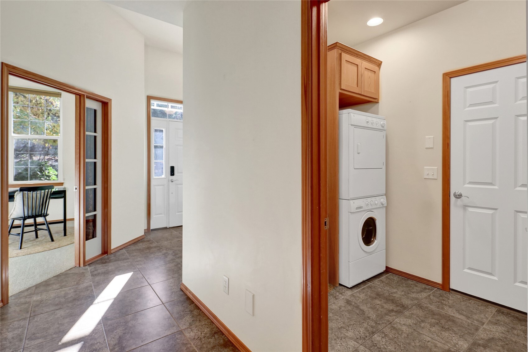 229 Creekview Crest Property Photo 8