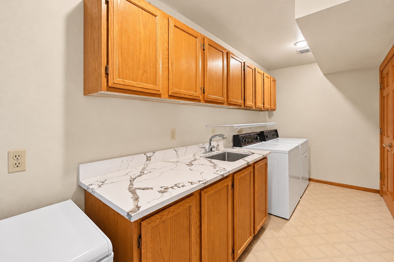 1717 Brookmonte Drive Property Photo 18
