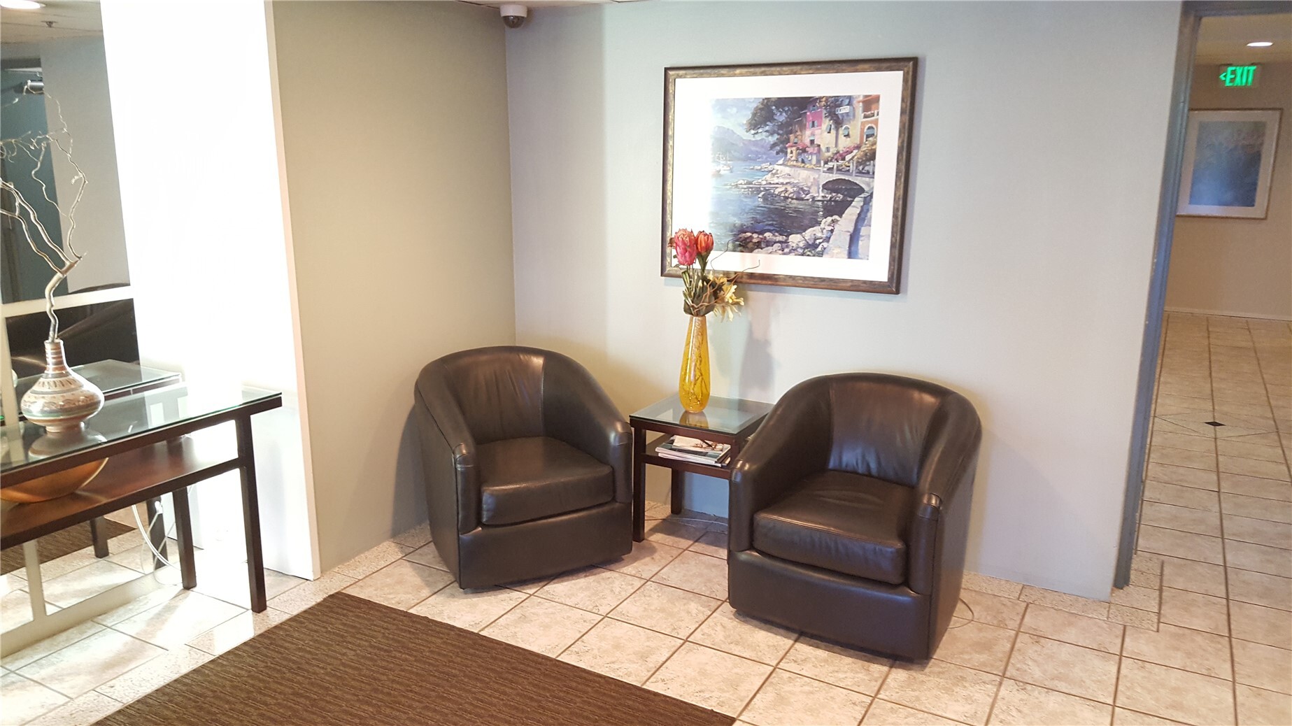 530 Melrose Avenue 501 Property Photo 3