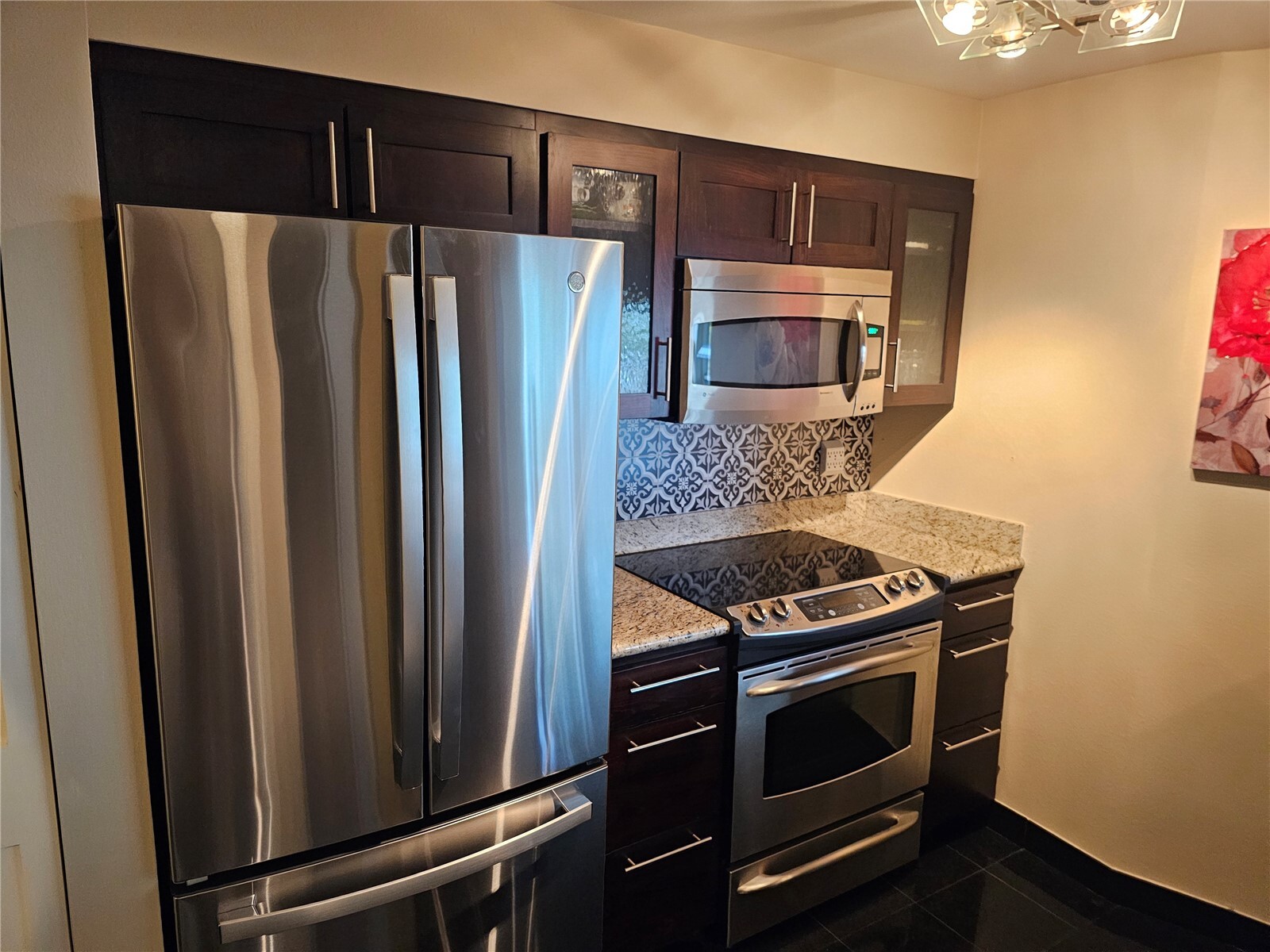 530 Melrose Avenue 501 Property Photo 7