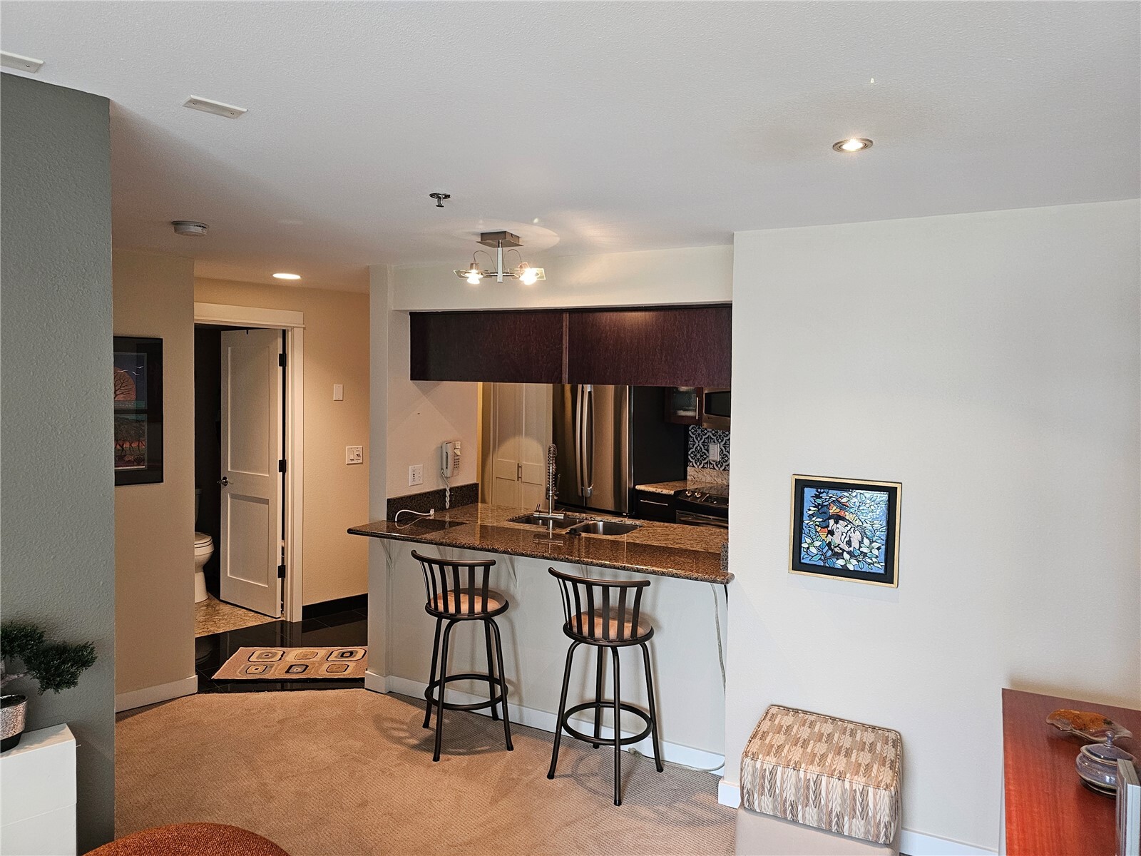 530 Melrose Avenue 501 Property Photo 9