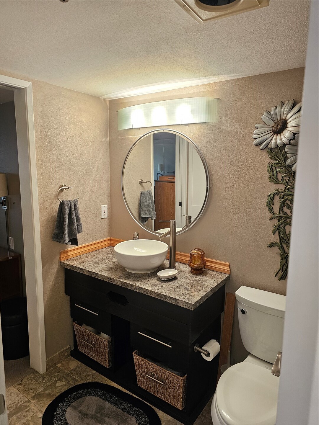 530 Melrose Avenue 501 Property Photo 16