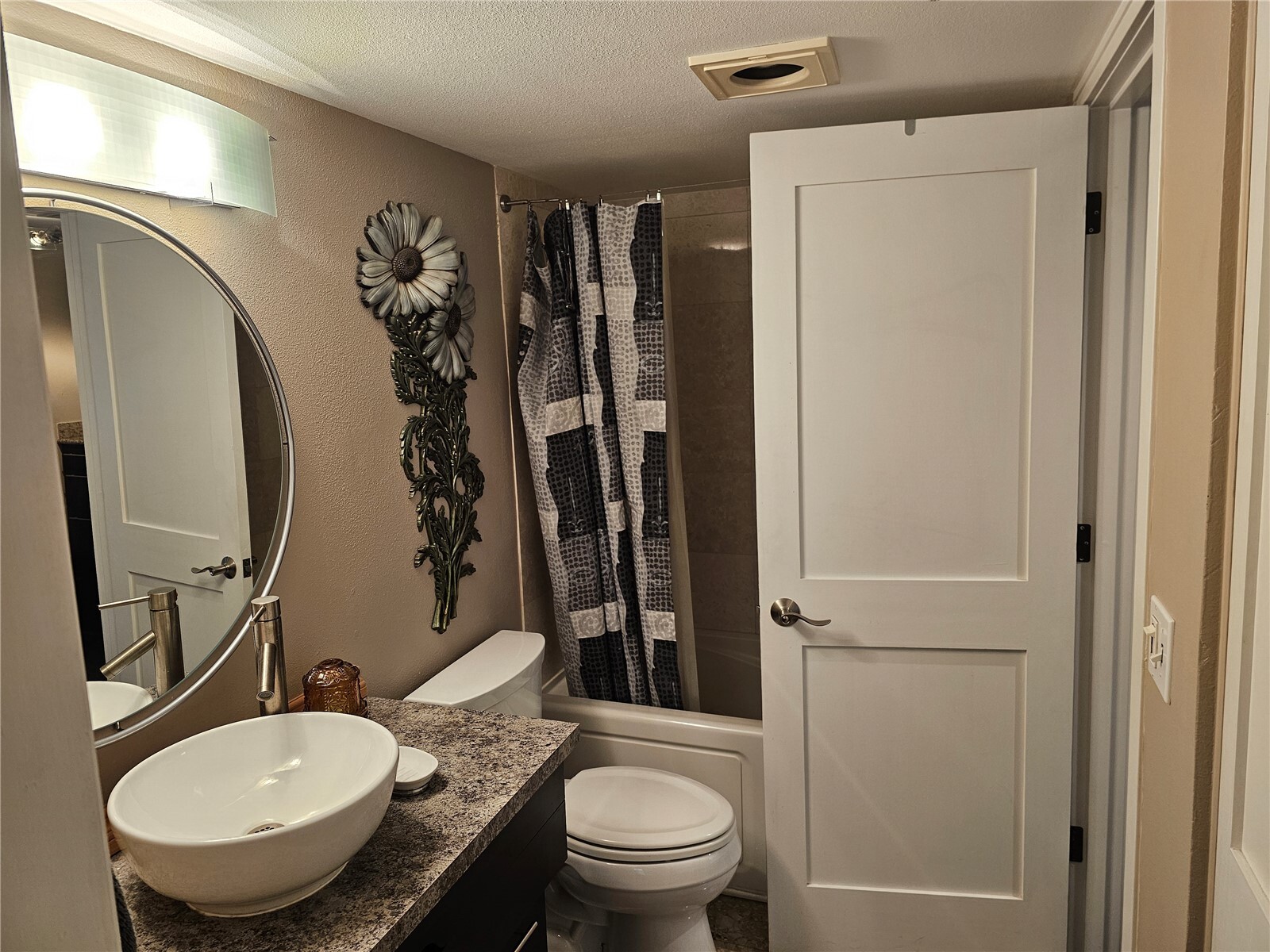 530 Melrose Avenue 501 Property Photo 17