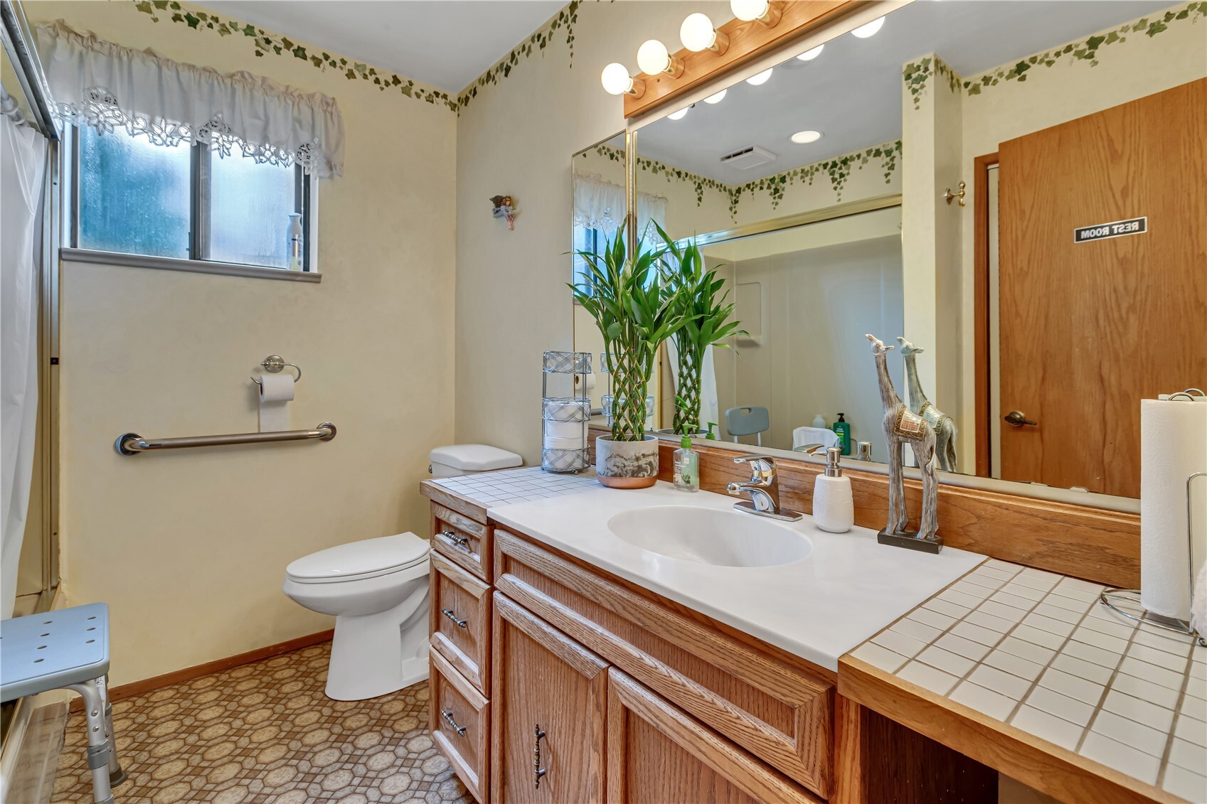 755 Alvord Avenue Property Photo 14