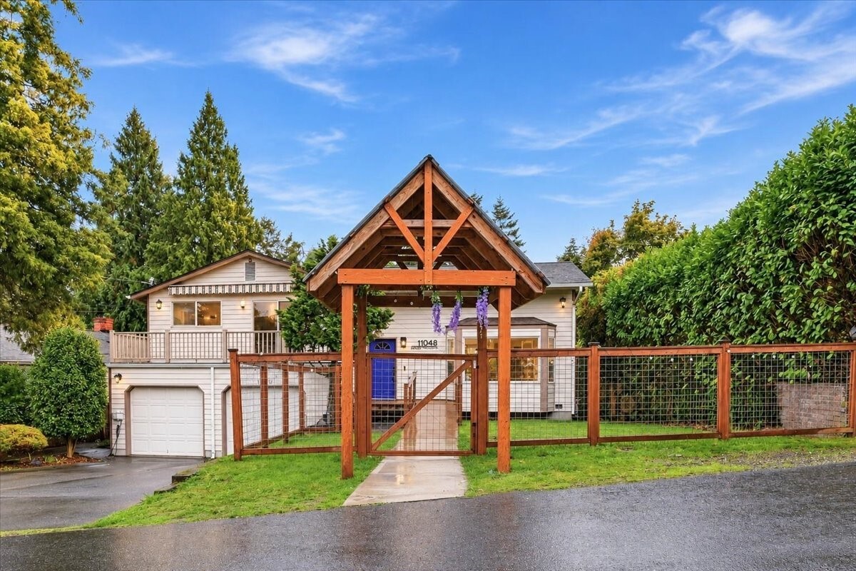 11048 Lotus Place Property Photo 1