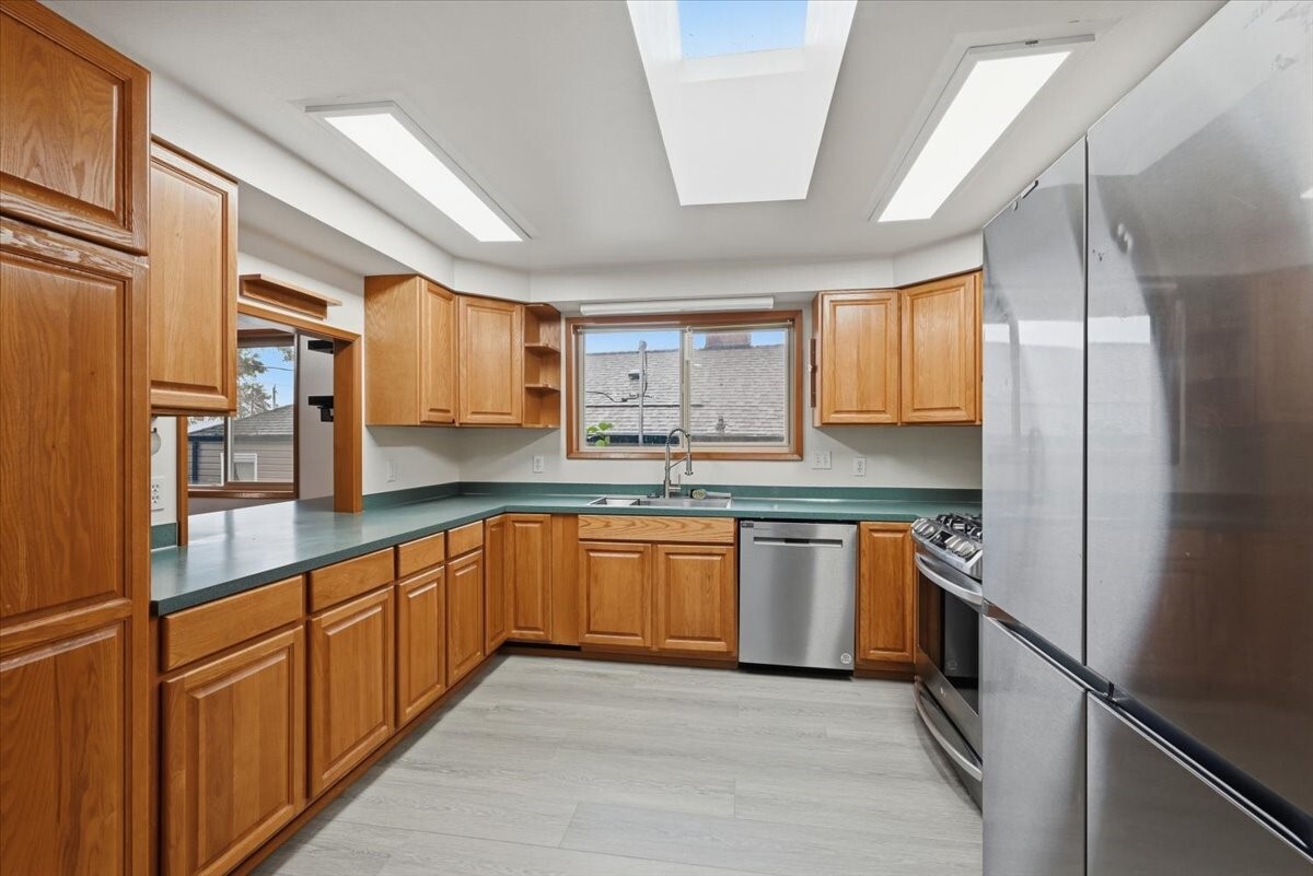 11048 Lotus Place Property Photo 8