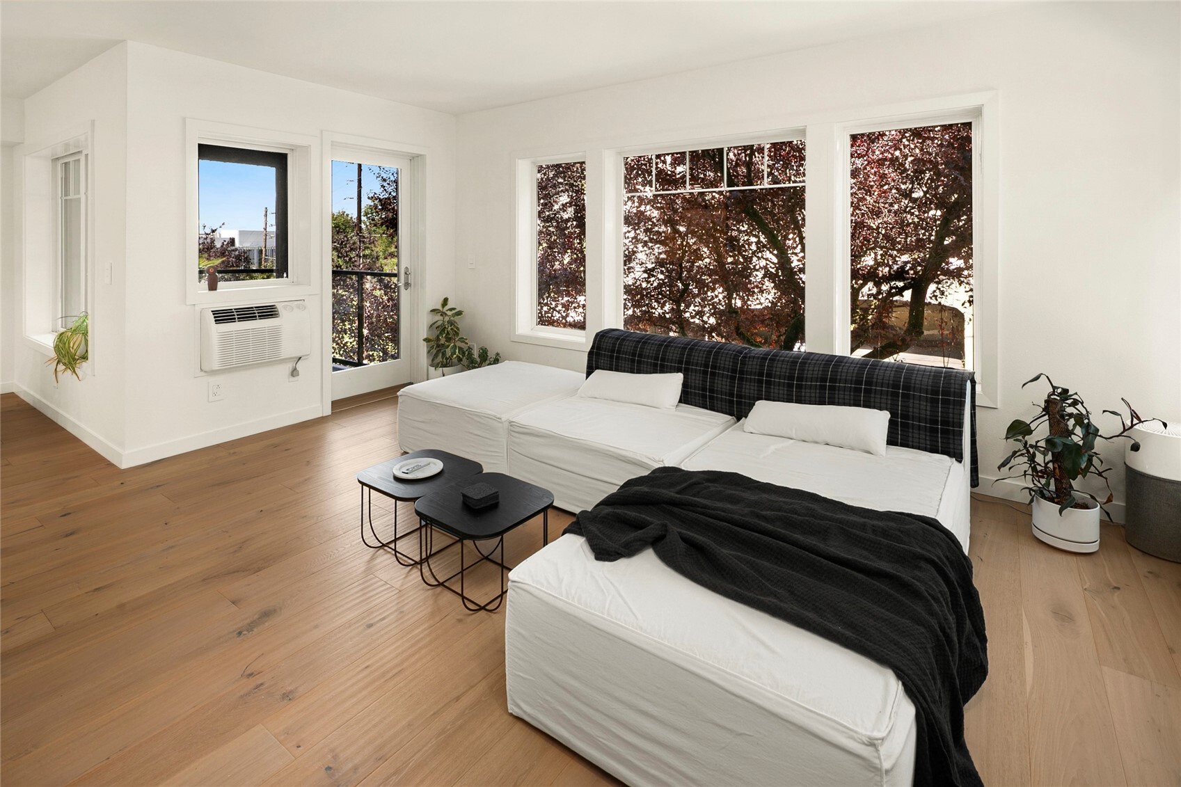 1029 Belmont Avenue 305 Property Photo 4