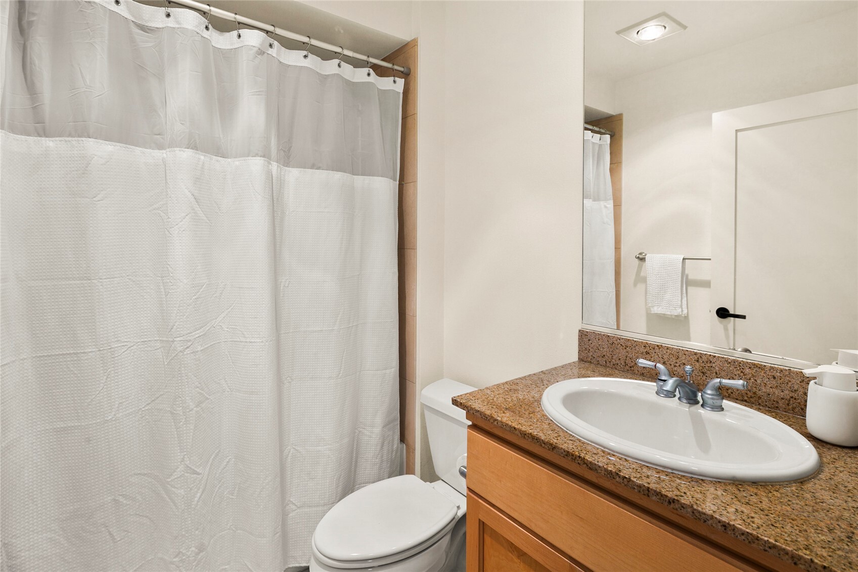 1029 Belmont Avenue 305 Property Photo 16