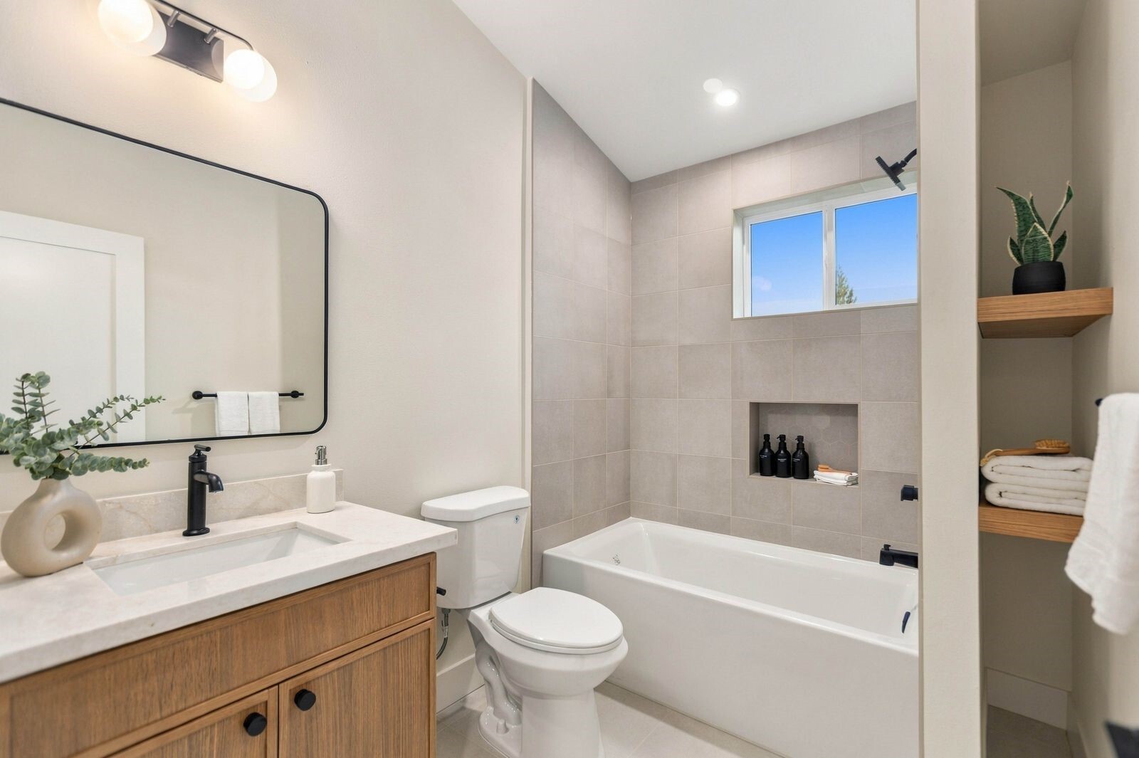 11227 Dayton Avenue Property Photo 23