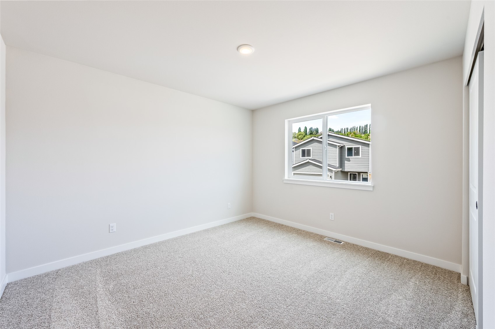 2137 Maple Street Property Photo 17