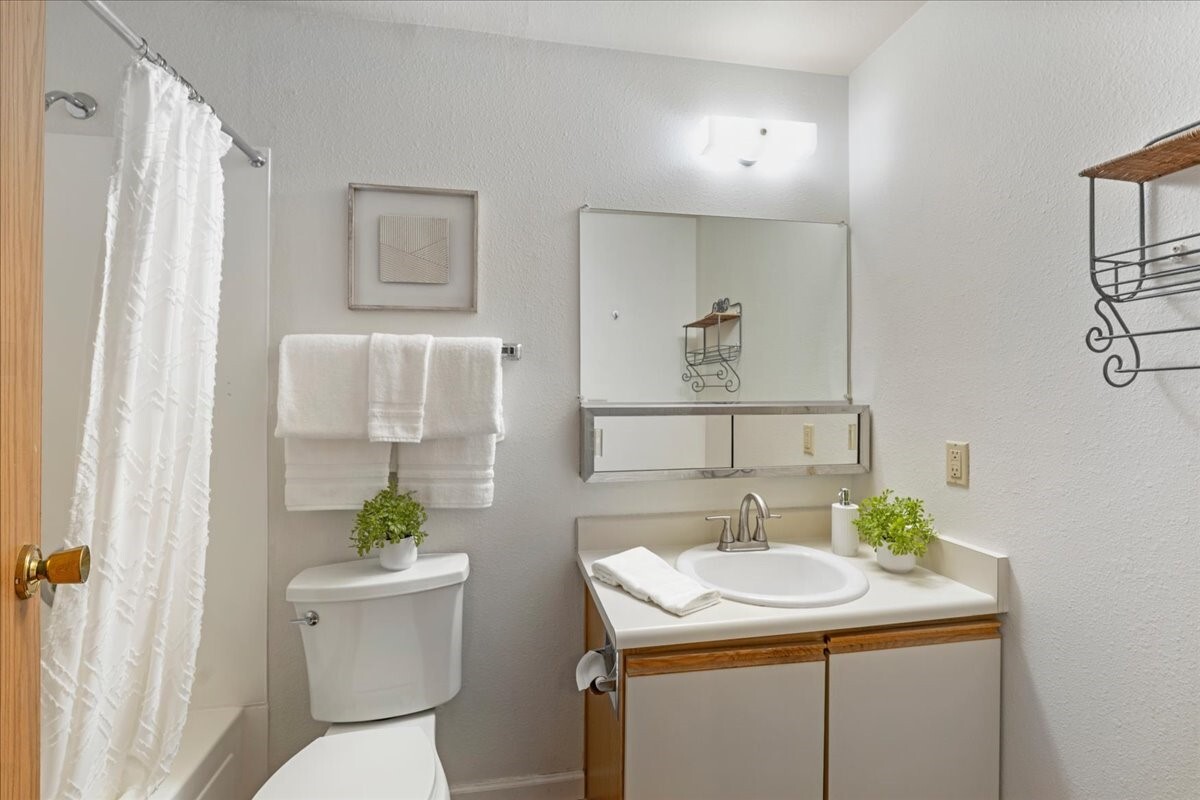700 N 160th Street A-309 Property Photo 17
