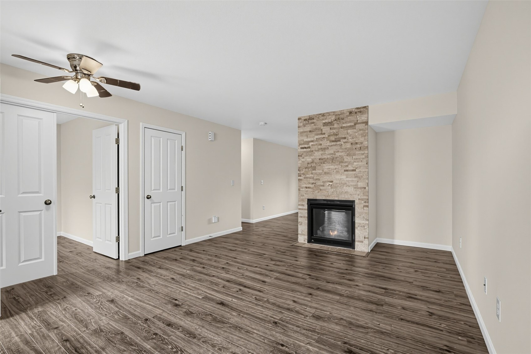 220 Ne Tronson Circle Property Photo 4