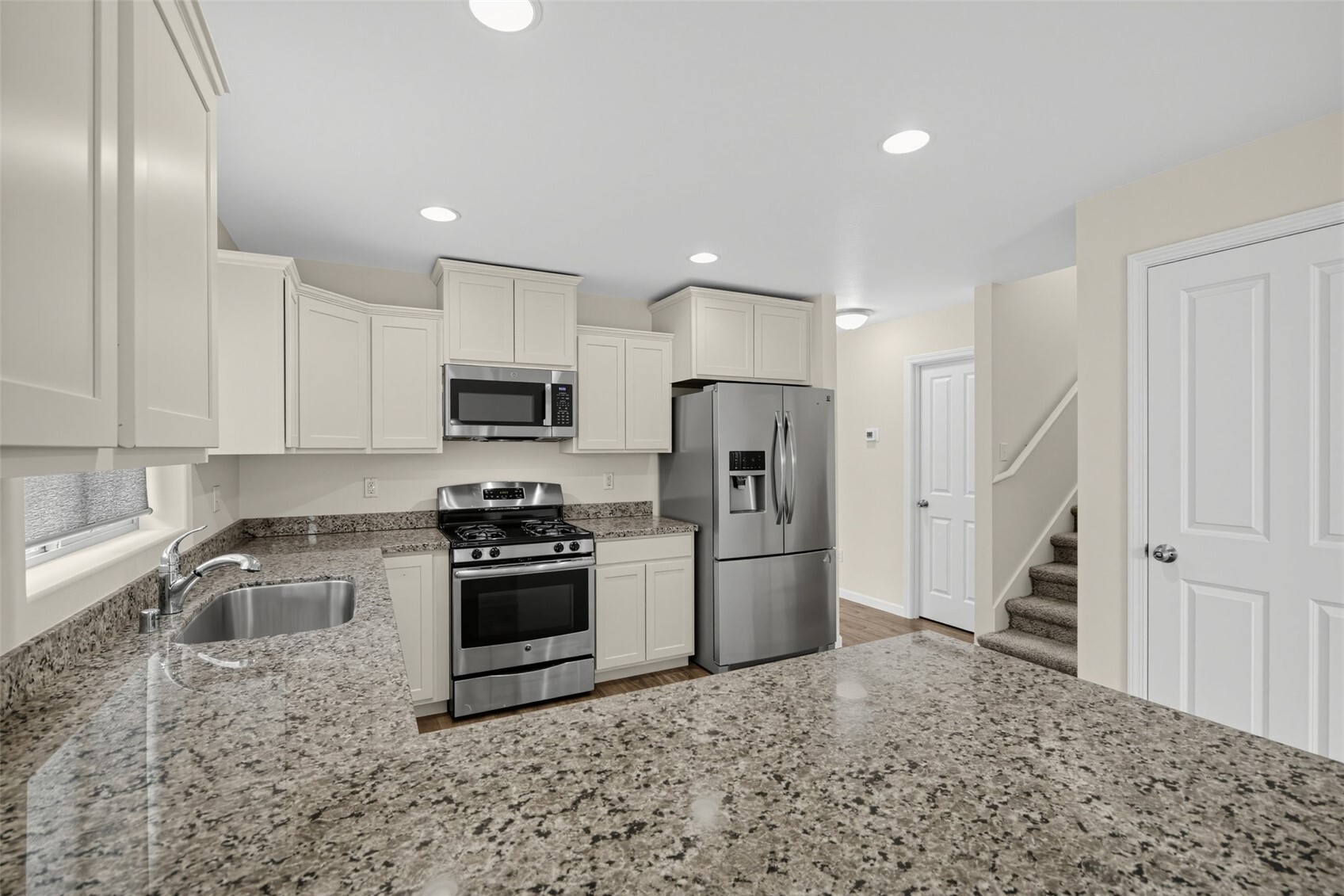 220 Ne Tronson Circle Property Photo 15