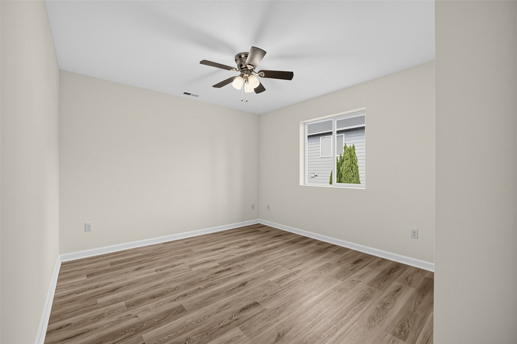 220 Ne Tronson Circle Property Photo 34