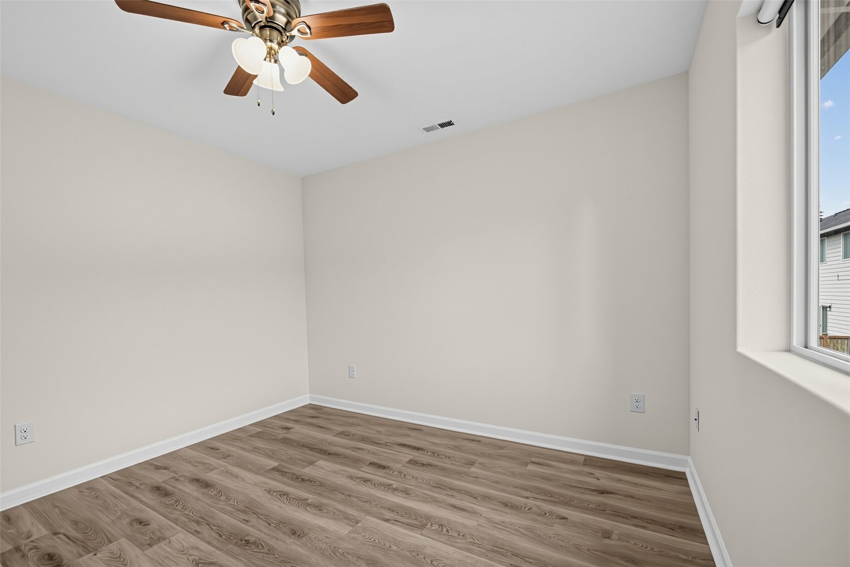220 Ne Tronson Circle Property Photo 36