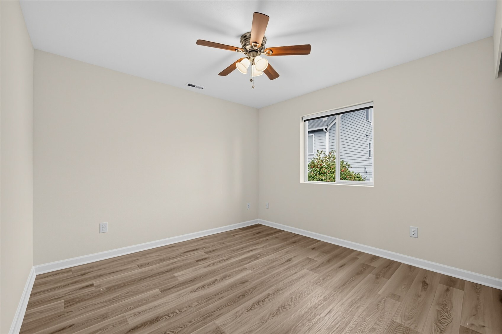 220 Ne Tronson Circle Property Photo 37