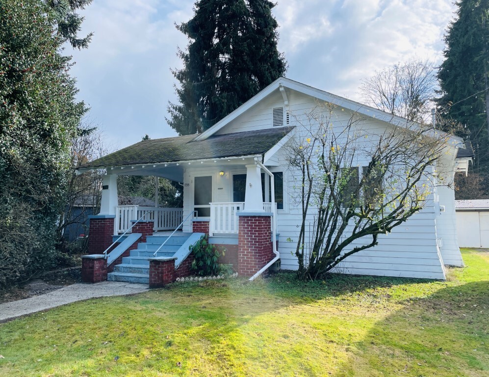 735 N 188th Street Property Photo 1