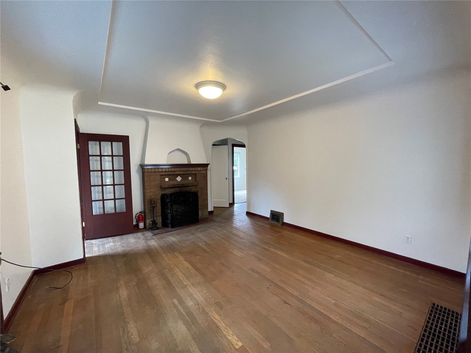 735 N 188th Street Property Photo 2