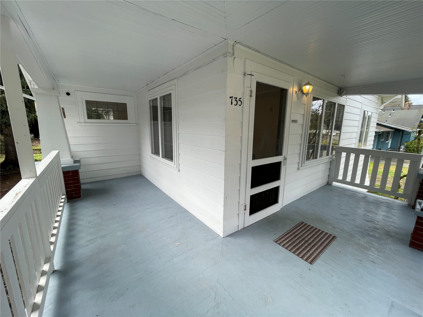 735 N 188th Street Property Photo 4