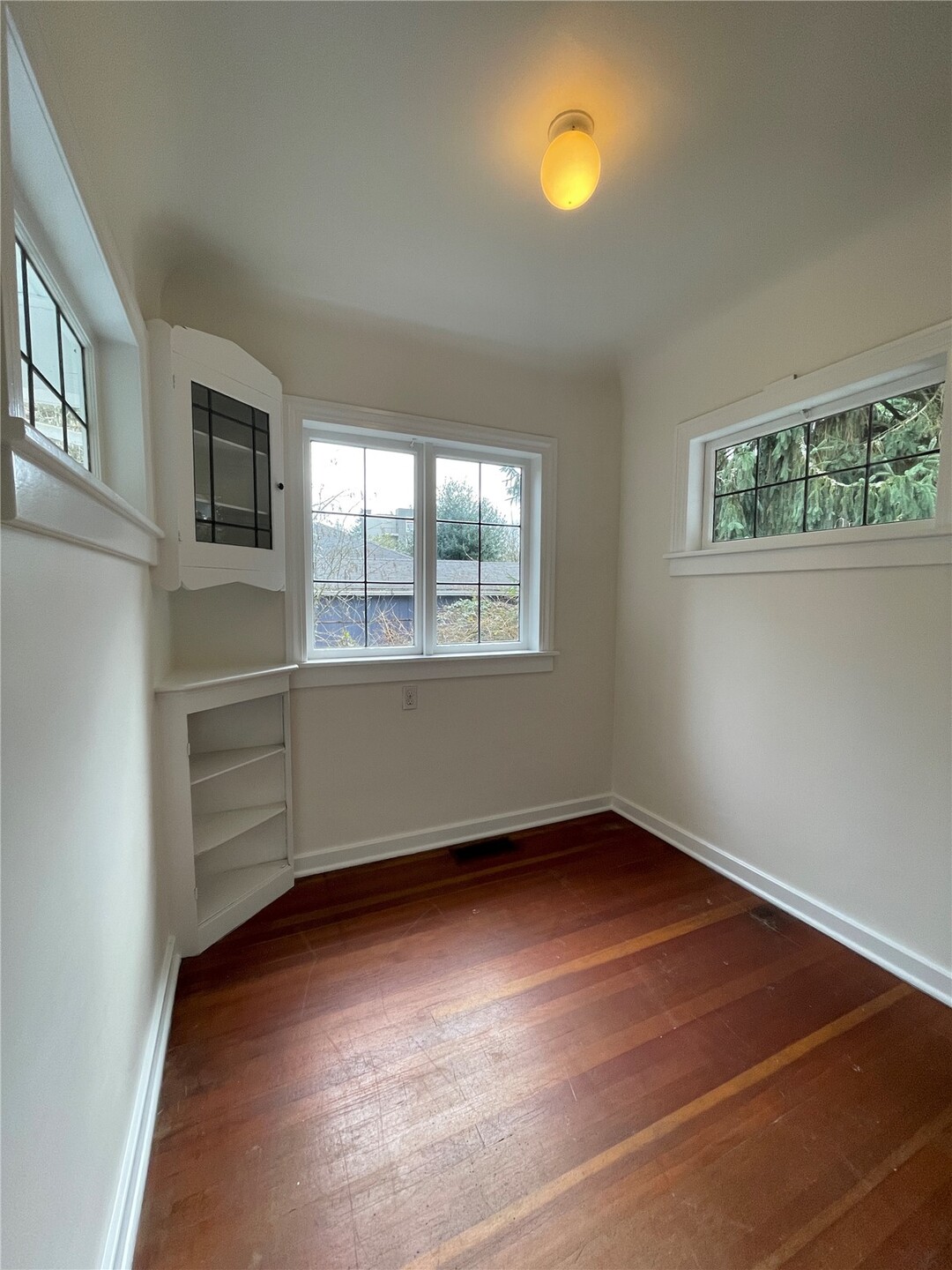 735 N 188th Street Property Photo 5