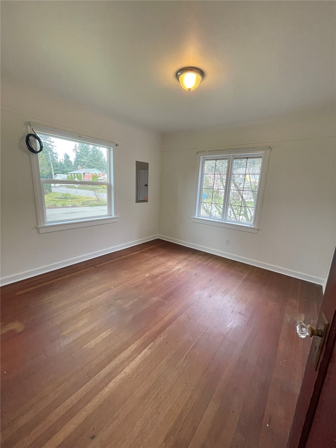 735 N 188th Street Property Photo 9
