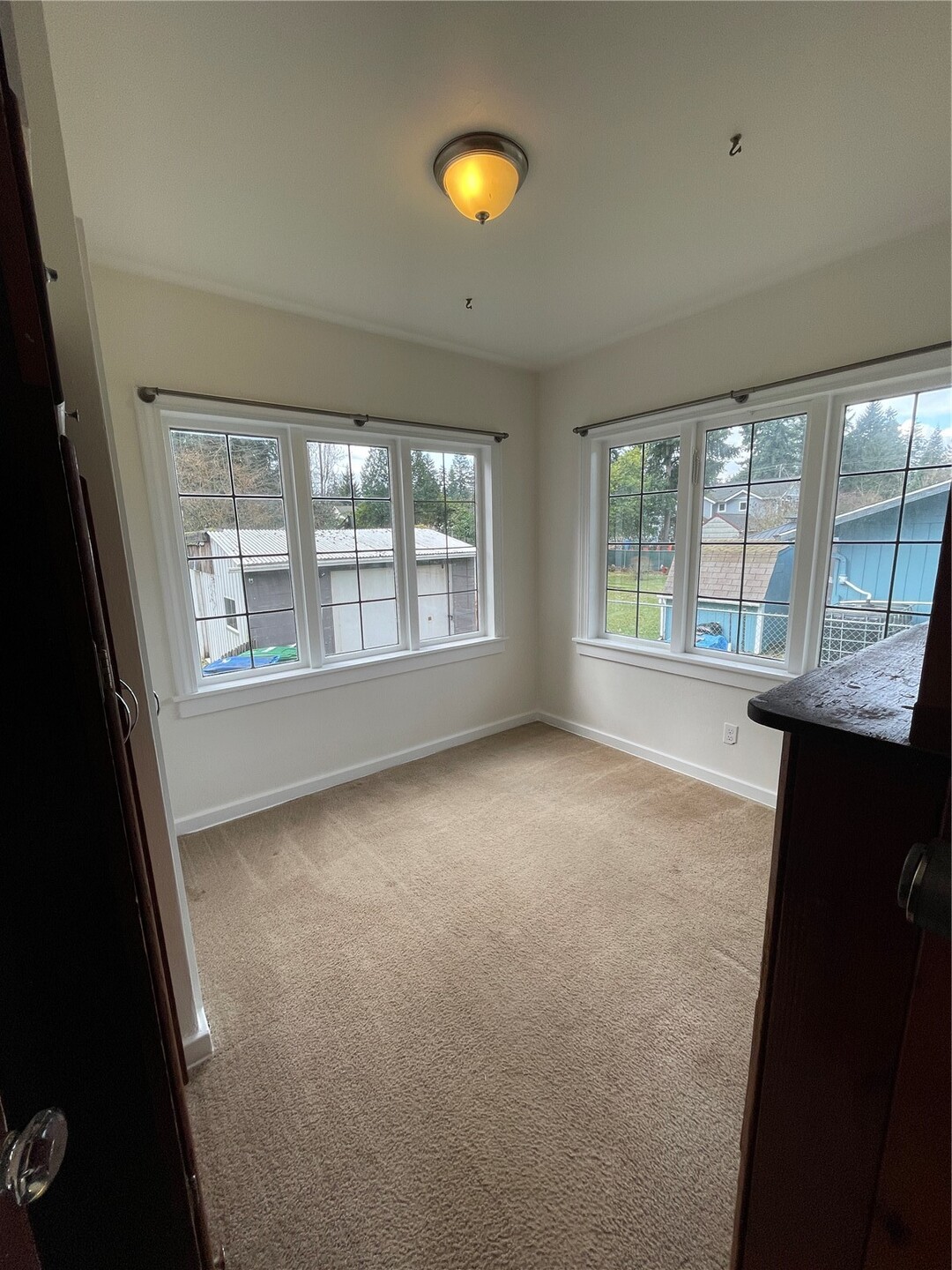735 N 188th Street Property Photo 11