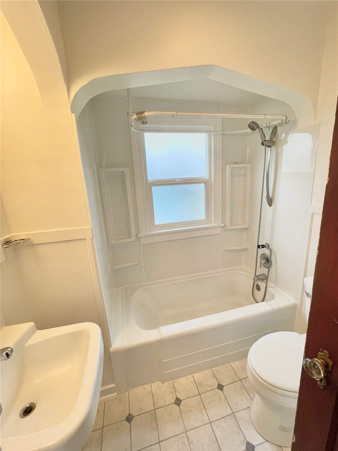 735 N 188th Street Property Photo 13