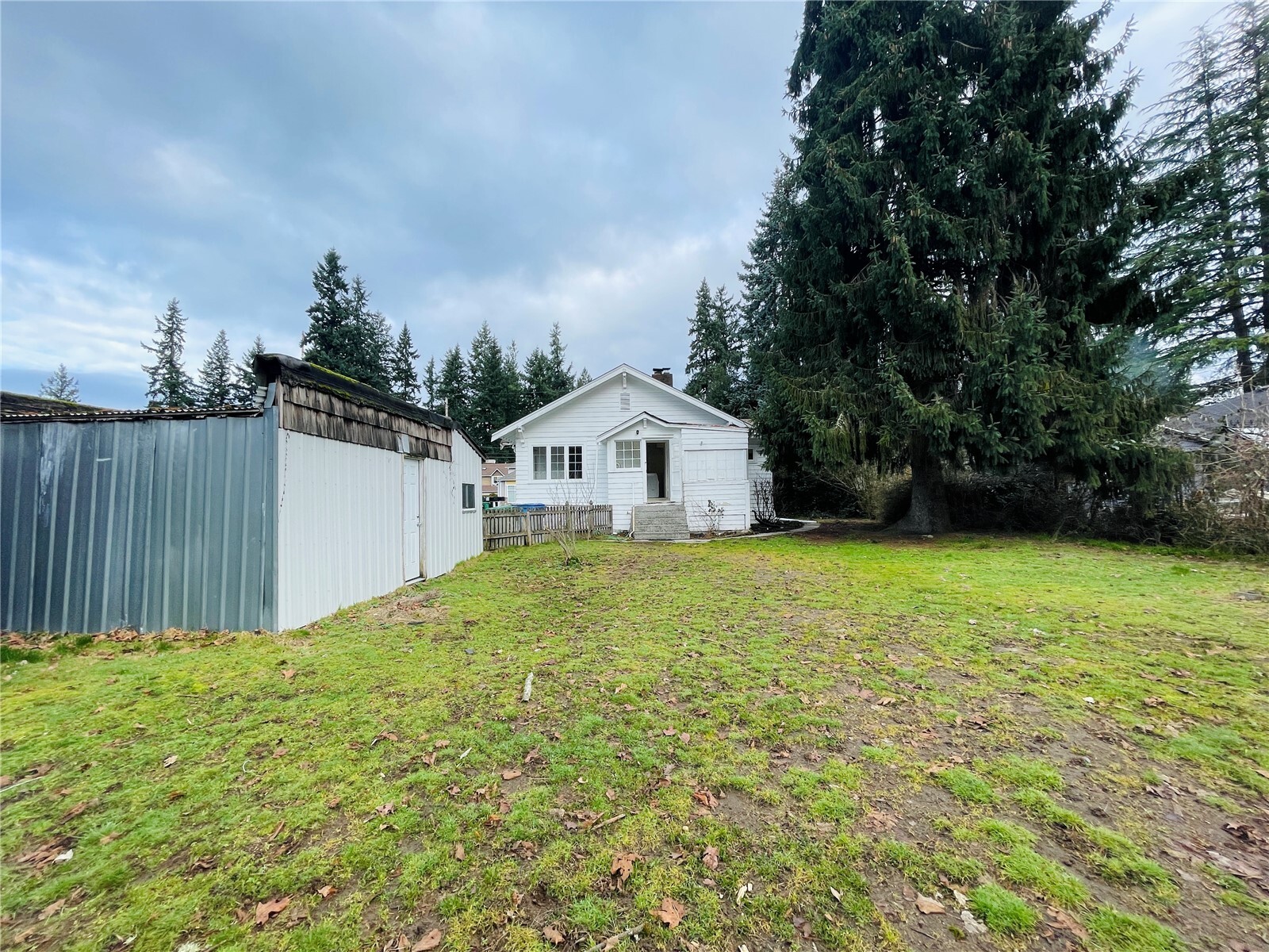 735 N 188th Street Property Photo 17